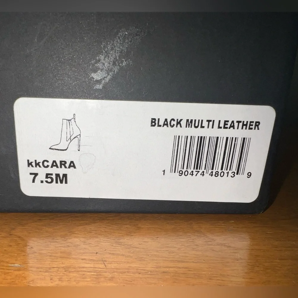 NWT Kendall + Kylie Shoes Womens Size 7.5 Black Pointed Toe Ankle Boots - Picture 4 of 9